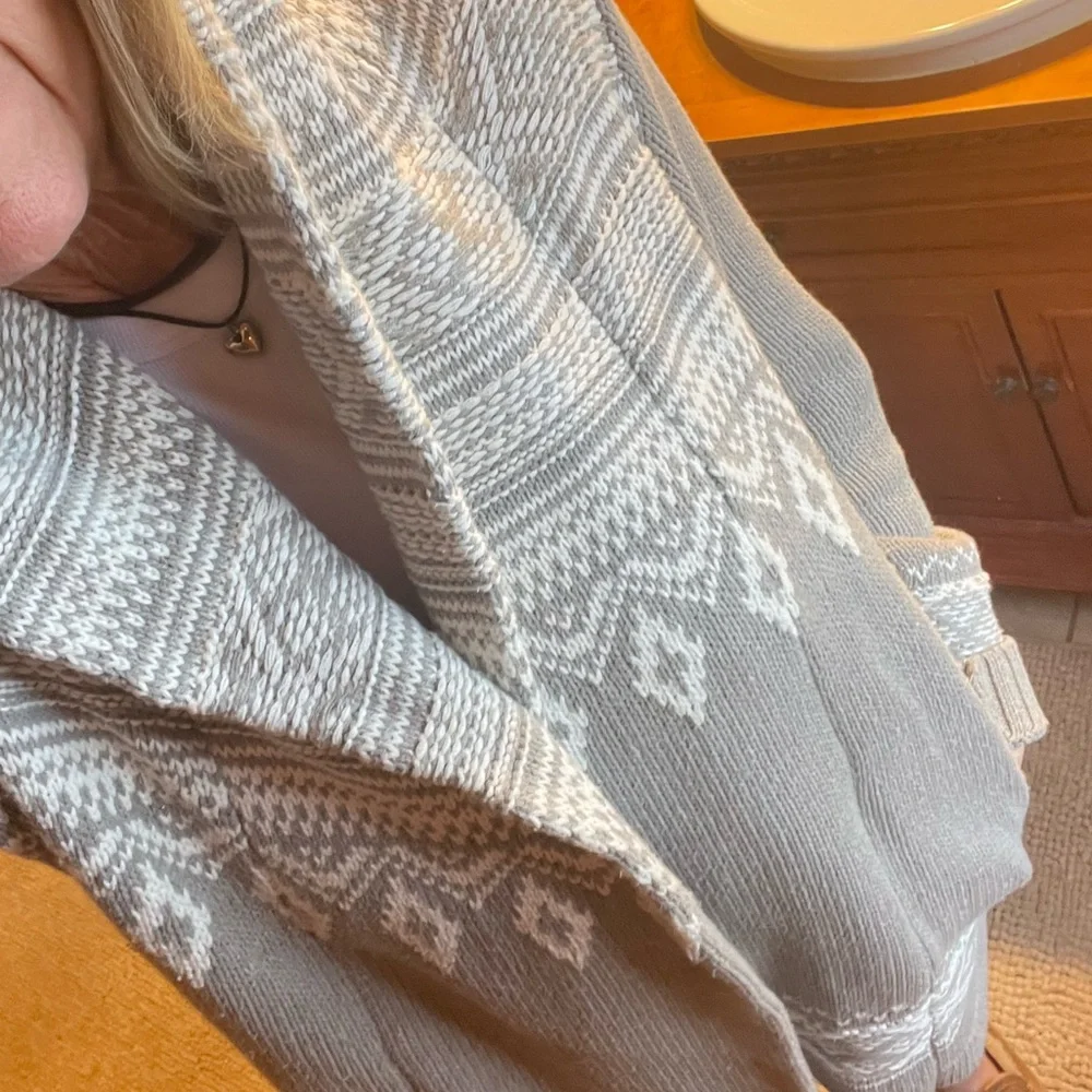 NYDJ cozy open cardigan with hood, grey & white Nordic print - Picture 4 of 8